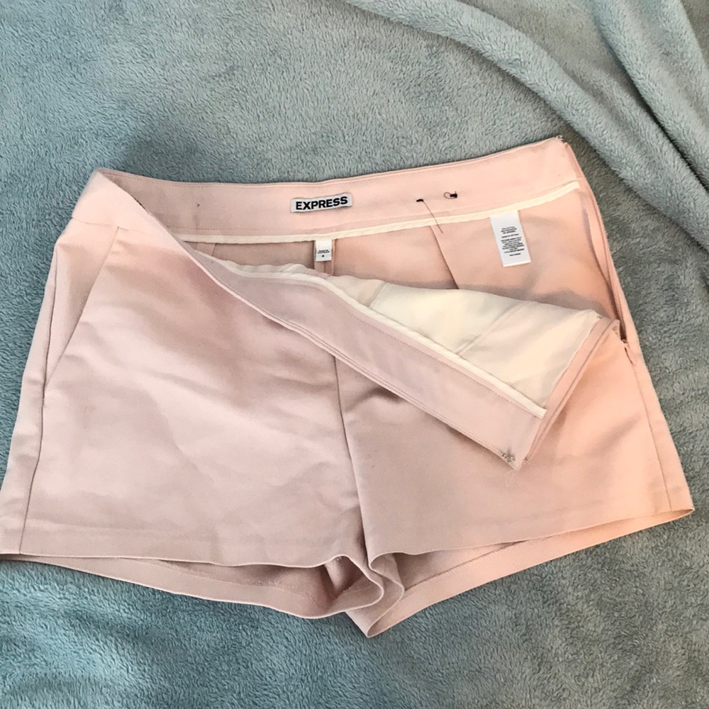 Express Mid-Rise Dress Shorts